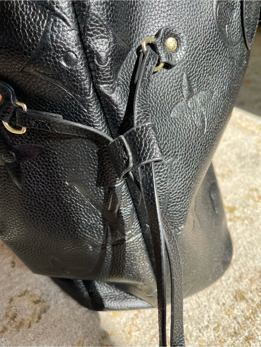 Large black tote/handbag.   Signs of use - Picture 13 of 14